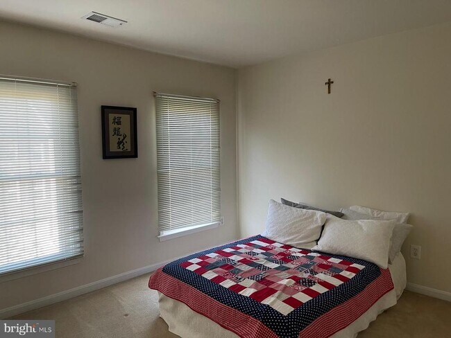 Building Photo - 4129 Trowbridge St