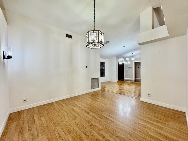 Building Photo - 1701 NW 97th Terrace