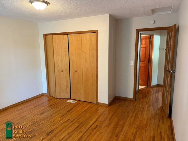 Building Photo - 4 Bedroom Home **Half off August Rent with...