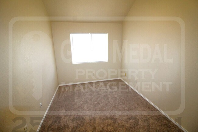 Building Photo - 4509 Deek Dr