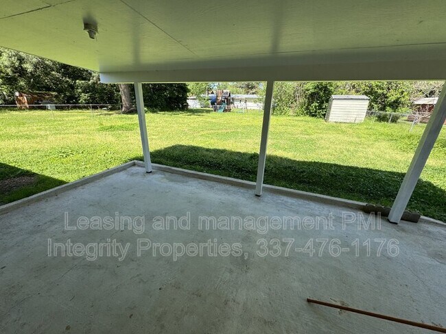 Building Photo - 305 Alice Dr