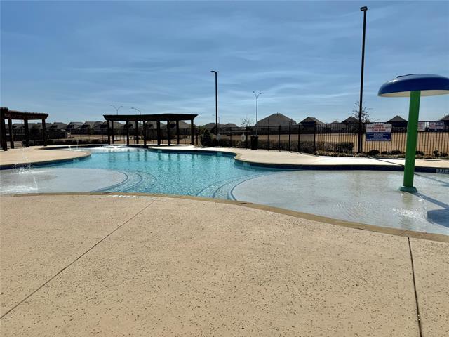 Building Photo - 10040 Thornapple Rd