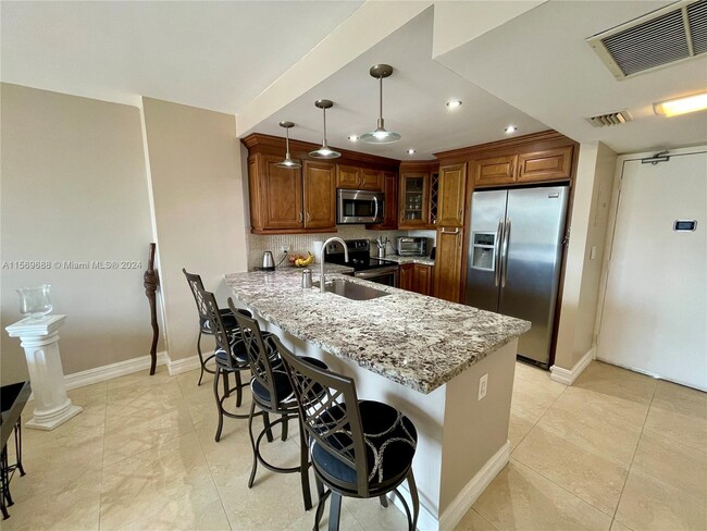 Building Photo - 20301 W Country Club Dr