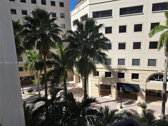 Building Photo - 888 Douglas Rd