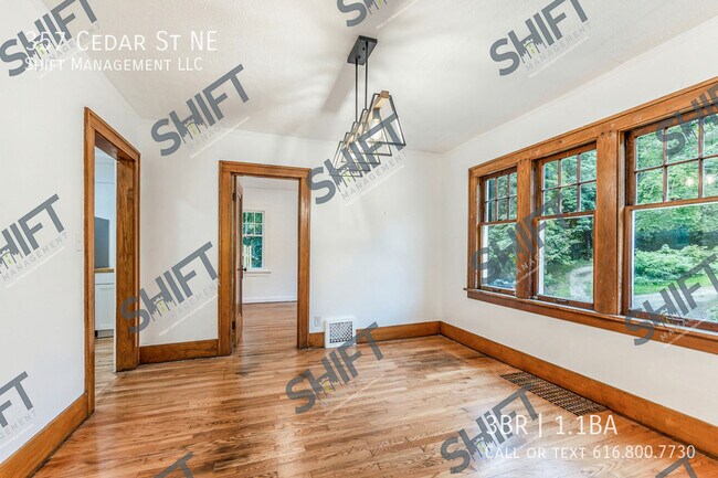 Building Photo - 357 Cedar St NE
