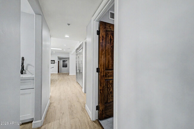 Building Photo - 2311 E Colter St
