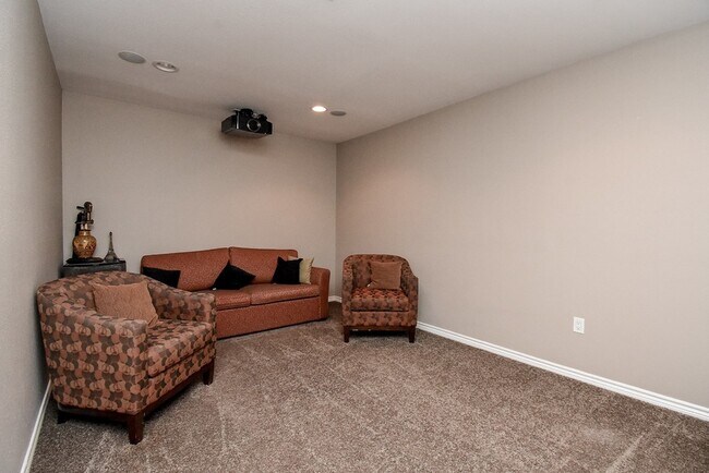 Building Photo - 10106 Cypress Path
