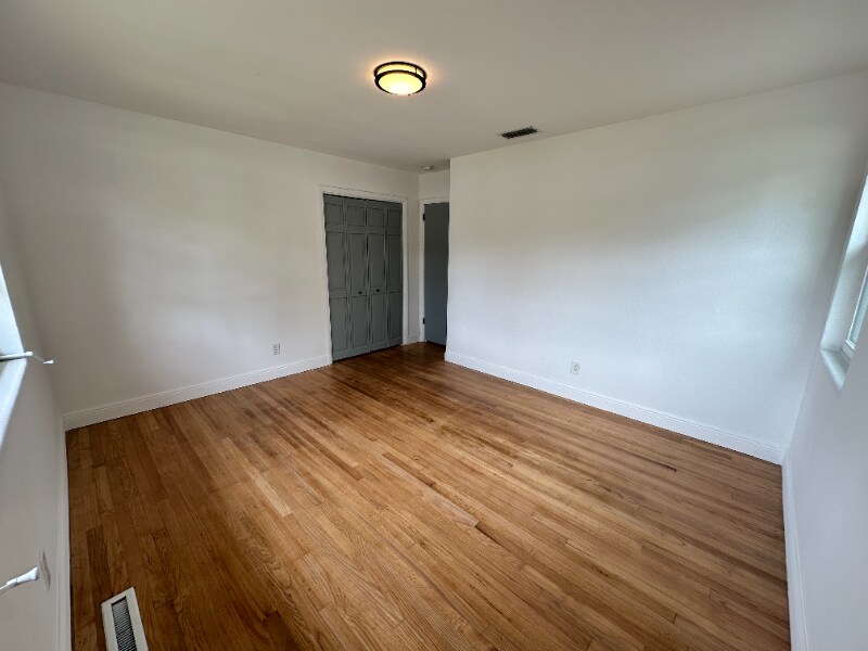 Building Photo - 1118 Brookmont Ave E