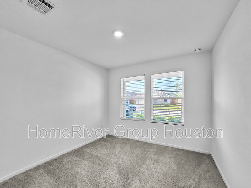 Building Photo - 16492 Blossom Grv Dr