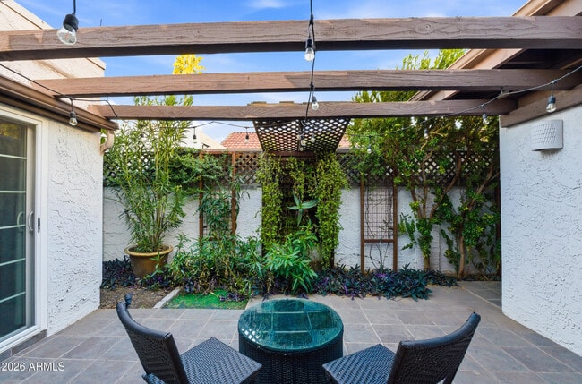 Building Photo - 8756 E Via De La Luna