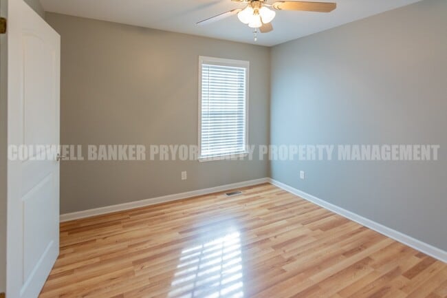 Building Photo - 345 Yoakum St