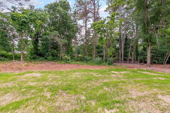 Building Photo - 4143 Meadow Way