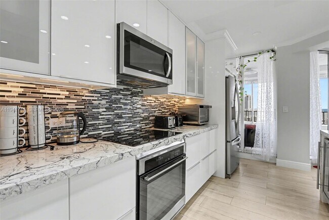 Building Photo - 300 Three Islands Boulevard