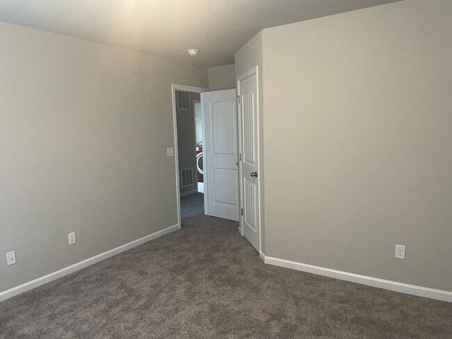 Building Photo - Chapel Heights townhome