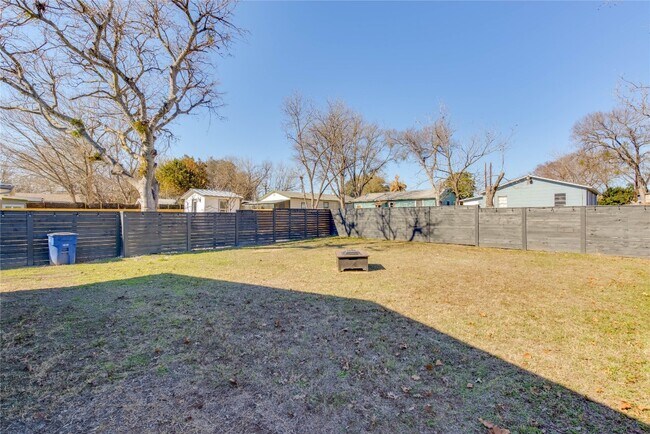 Building Photo - 4702 Bandera Rd