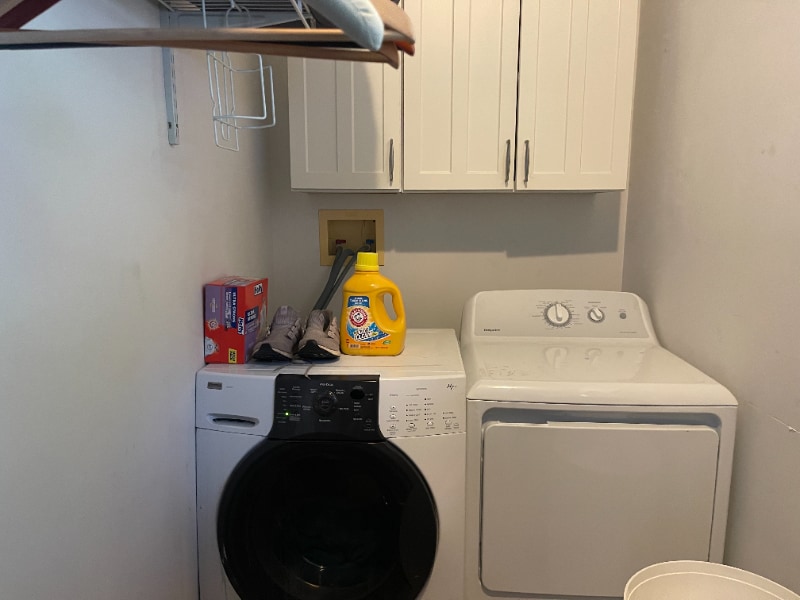 Building Photo - 27 NE 49th St