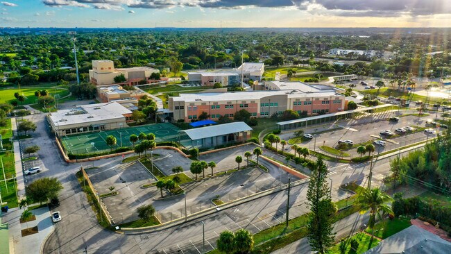 Building Photo - 310 Gulfstream Dr
