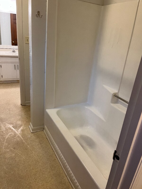 Building Photo - 114 Hight Dr