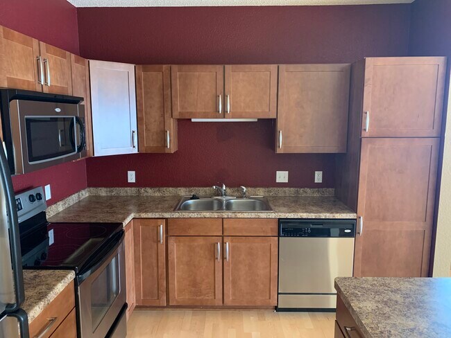 Kitchen - 4750 E 53rd St