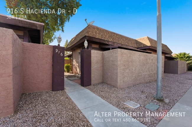 Building Photo - 916 S Hacienda Dr