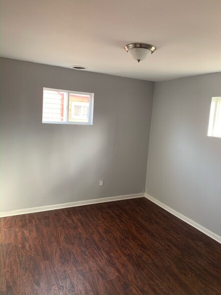 Building Photo - 2323 Marshalltown Ln