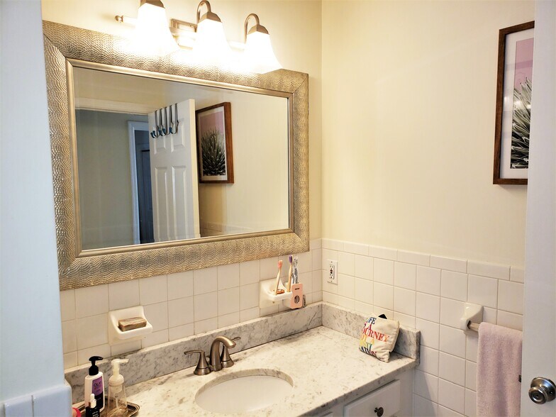 Large Vanity - 377 Hope St