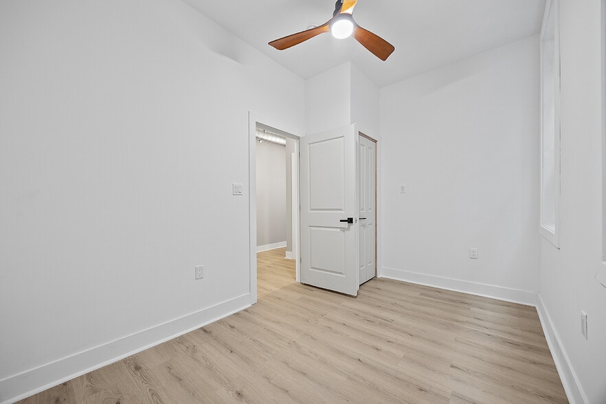 Building Photo - 1109 E Carson St