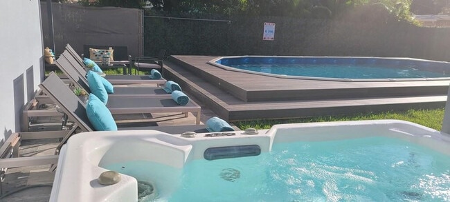 Building Photo - 1510 S 20th Ave