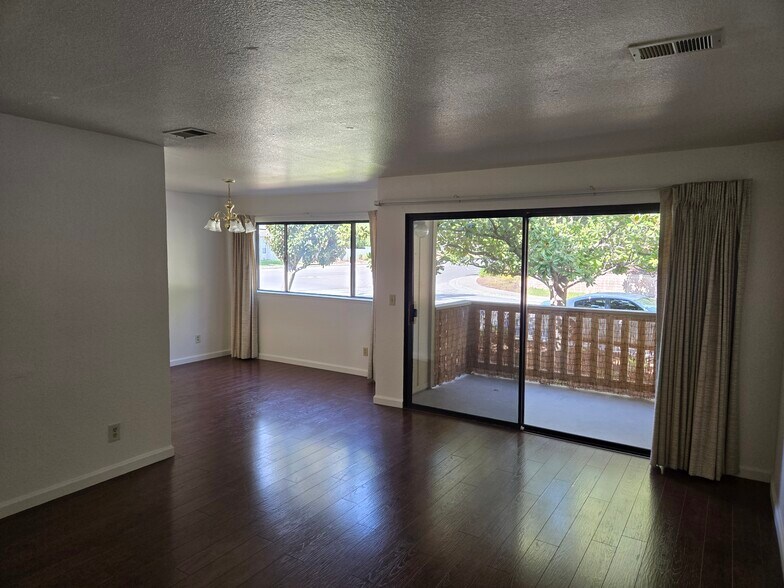 Building Photo - 16989 Sorrel Way