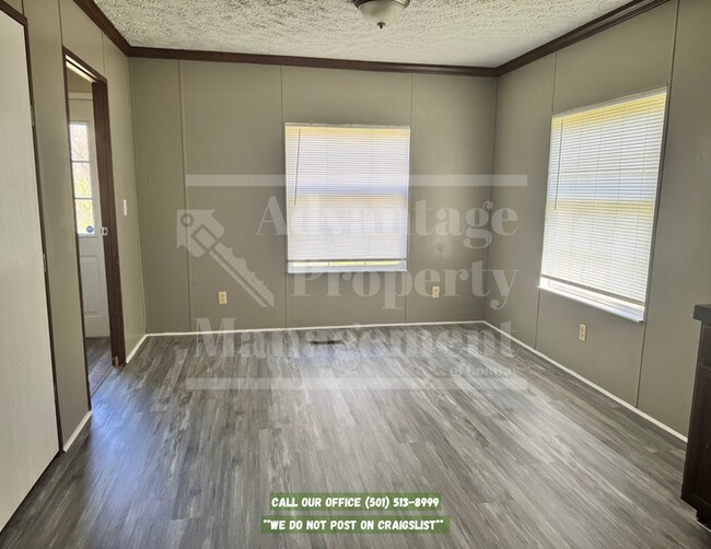 Building Photo - Perfect for Families: Spacious 5-Bedroom Home in Greenbrier!