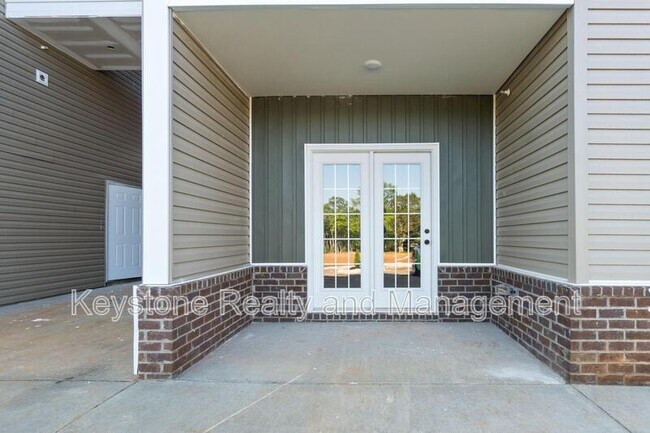 Building Photo - 229 E Johnson Cir