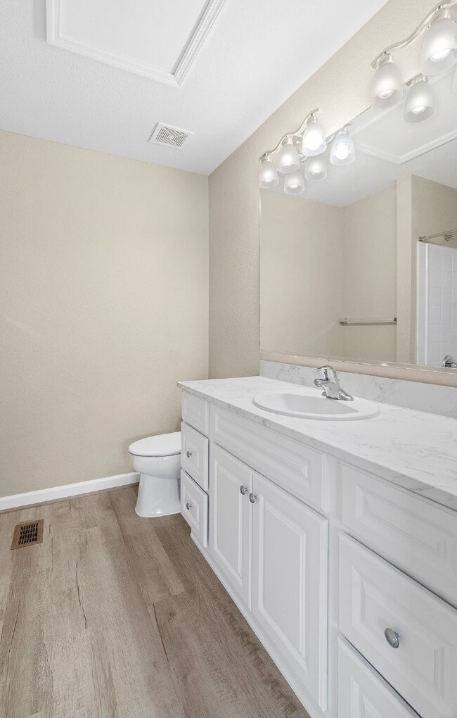 Building Photo - **NEWLY REMODELED ** MAINTENANCE FREE TOWN...