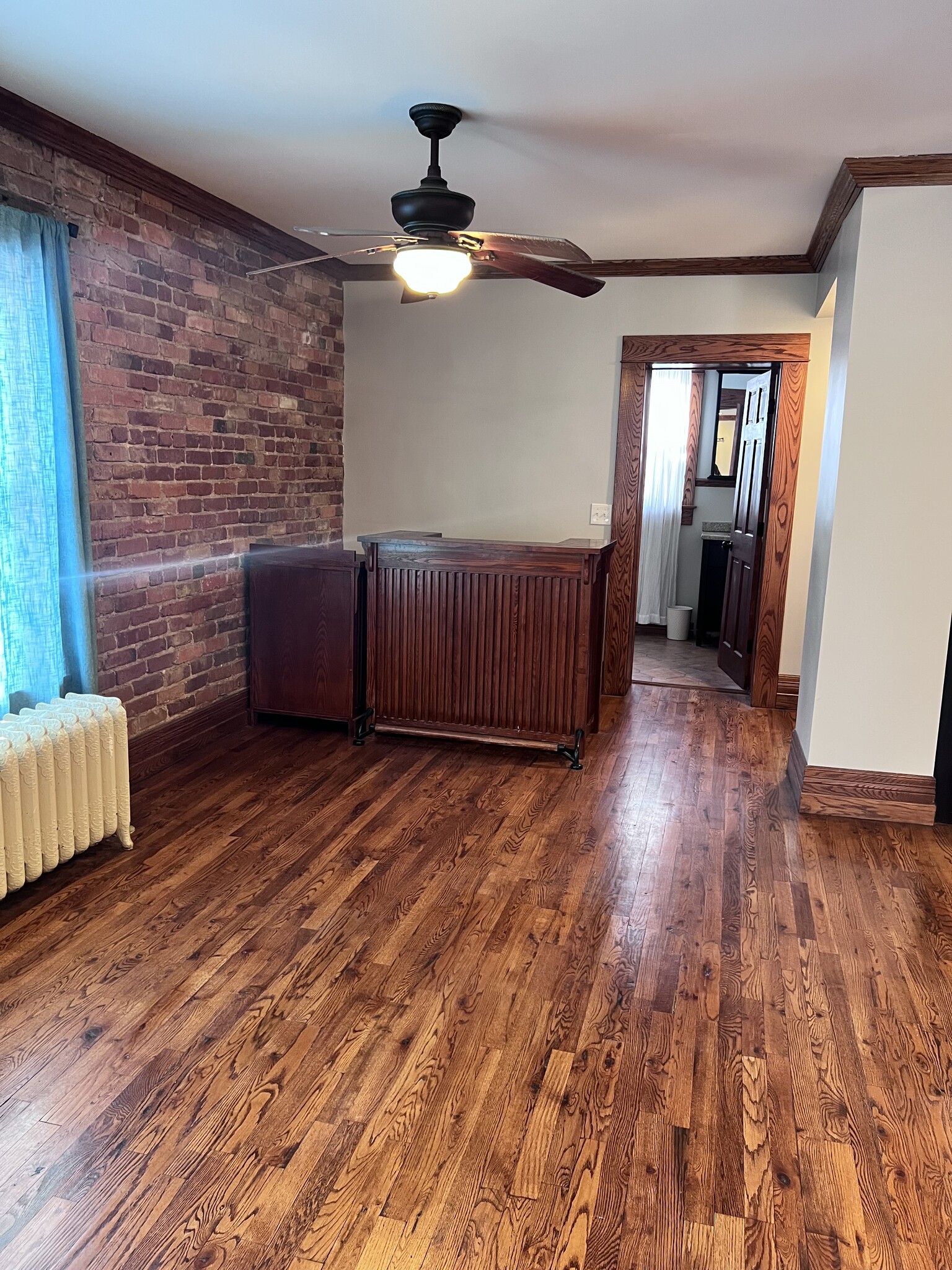 Dining room with bar area - 4301 Tejon St