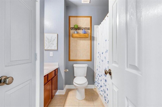 Building Photo - 21731 Sierra Long Dr