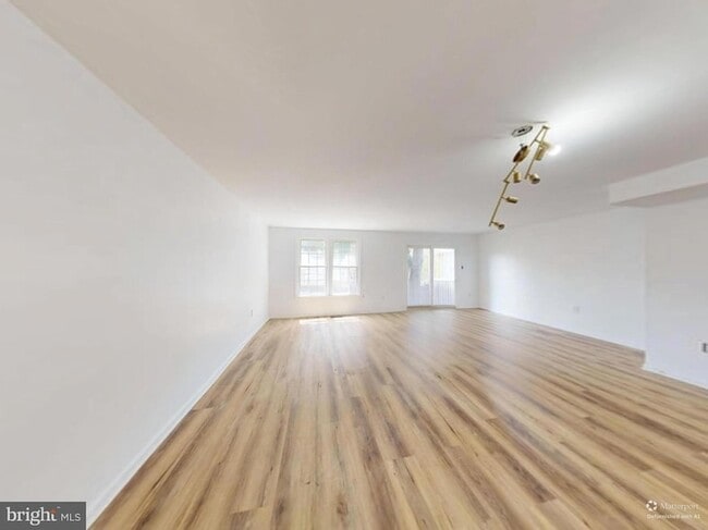 Building Photo - 8105 Kenova Ln