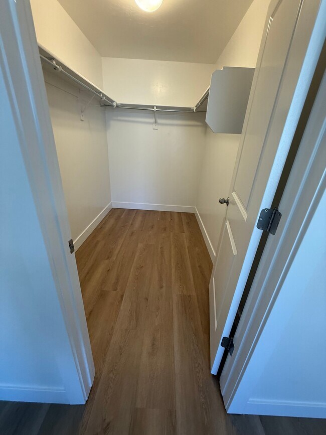 Building Photo - 15083 Gallant Dr