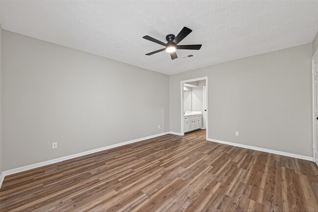 Building Photo - 12079 Maverick Dr