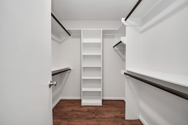 Building Photo - 6034 John Dreaper Dr