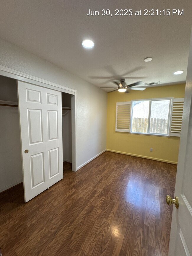 Building Photo - 3969
