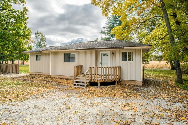 Building Photo - Single Family Home