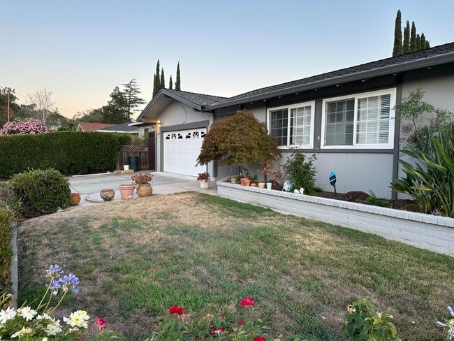 Primary Photo - 1040 Fleetwood Dr
