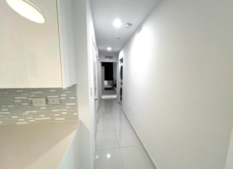 Building Photo - 2651 NE 212th Ter