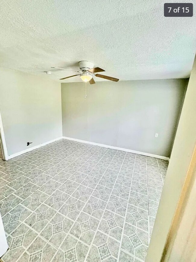Building Photo - 4265 Woodlawn Ave