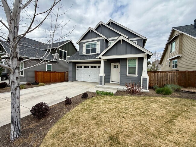 Building Photo - GORGEOUS OPEN LAYOUT HOME IN OLD FARM DISTRICT!