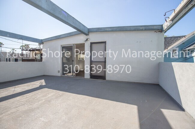 Building Photo - 24 27th Pl