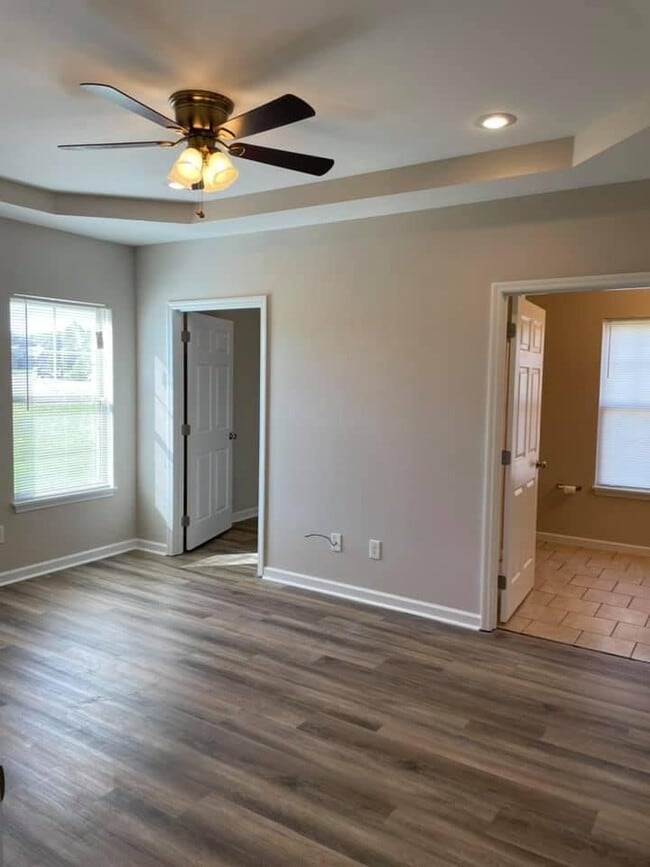 Building Photo - 104 Garden Gate Dr