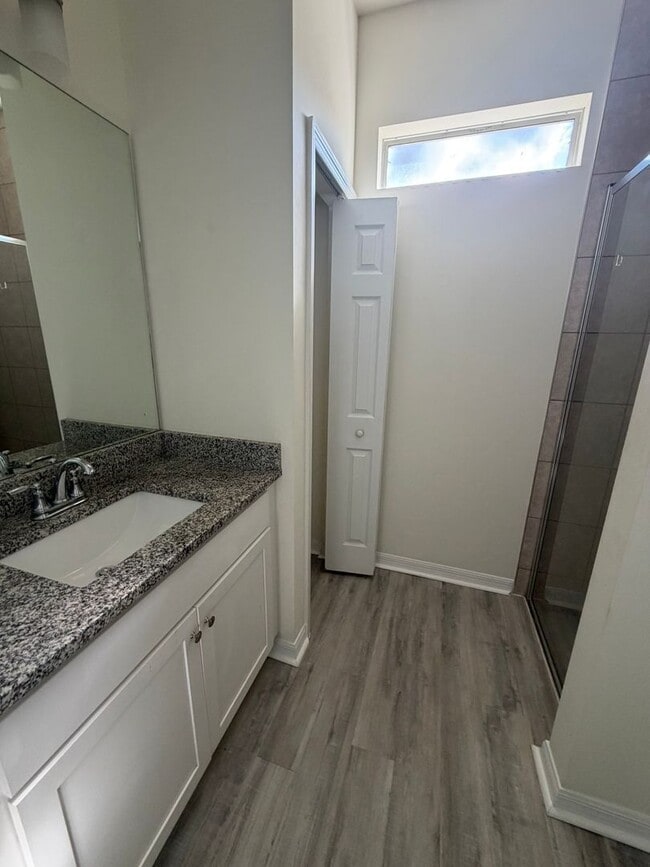 Building Photo - 1060 San Cristobal Ave