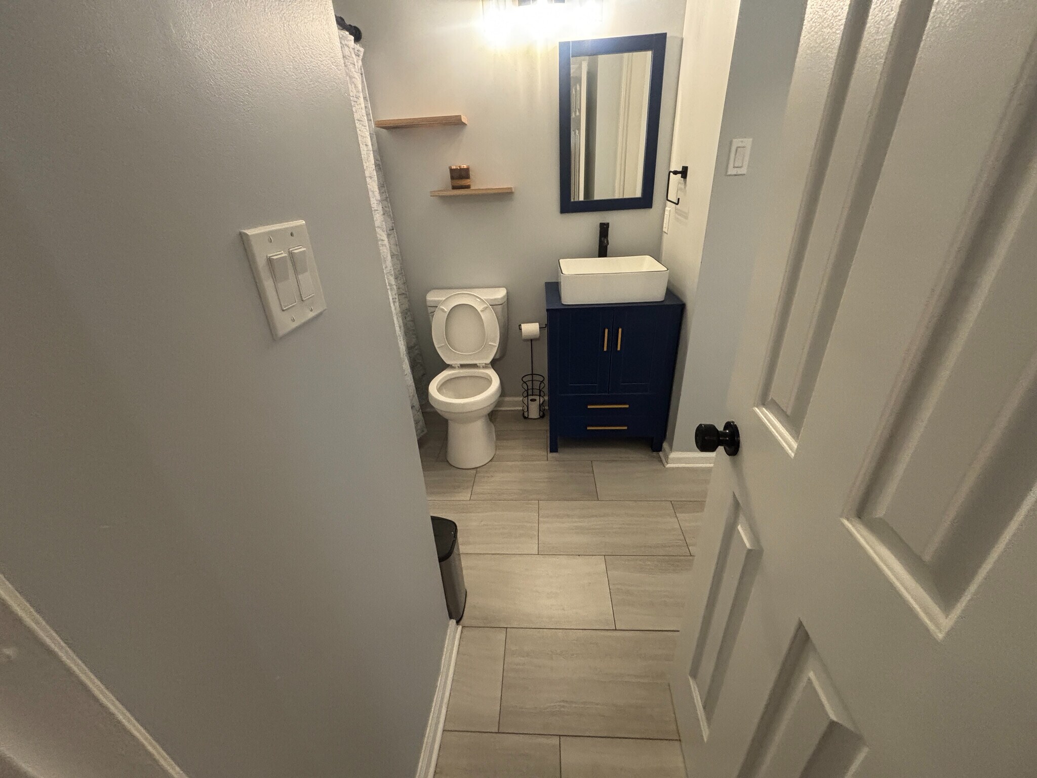 Building Photo - Room in House on Tall Rock Ct