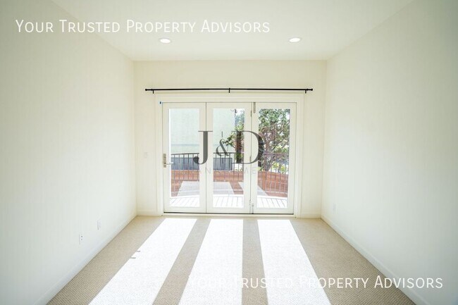 Building Photo - 1371 N Vulcan Ave