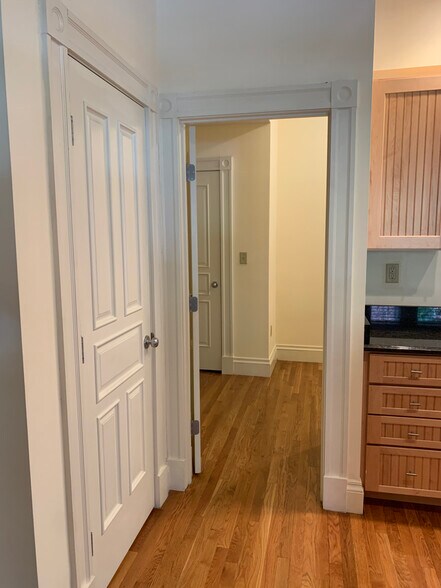 Building Photo - 195 Commonwealth Ave